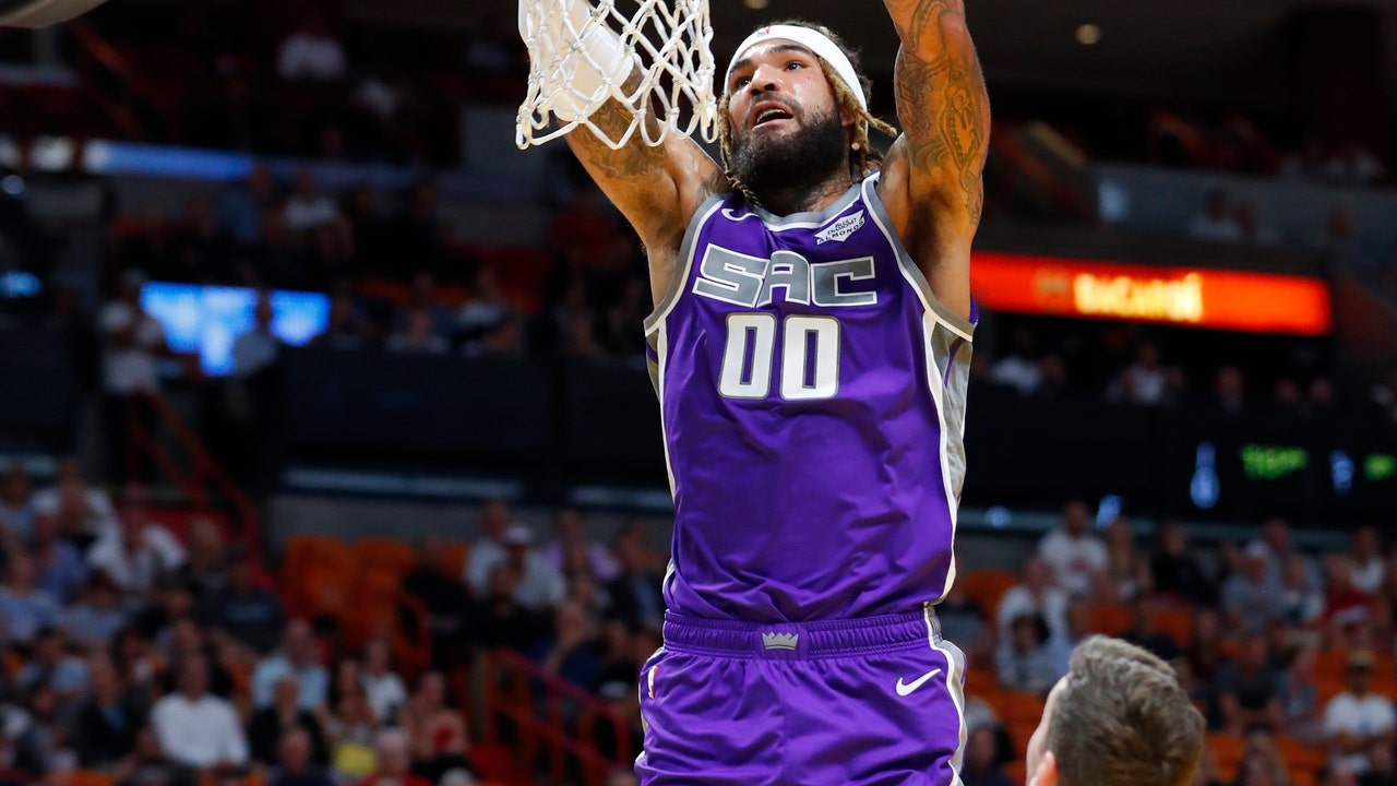Kings run away after halftime, top Heat 123-113